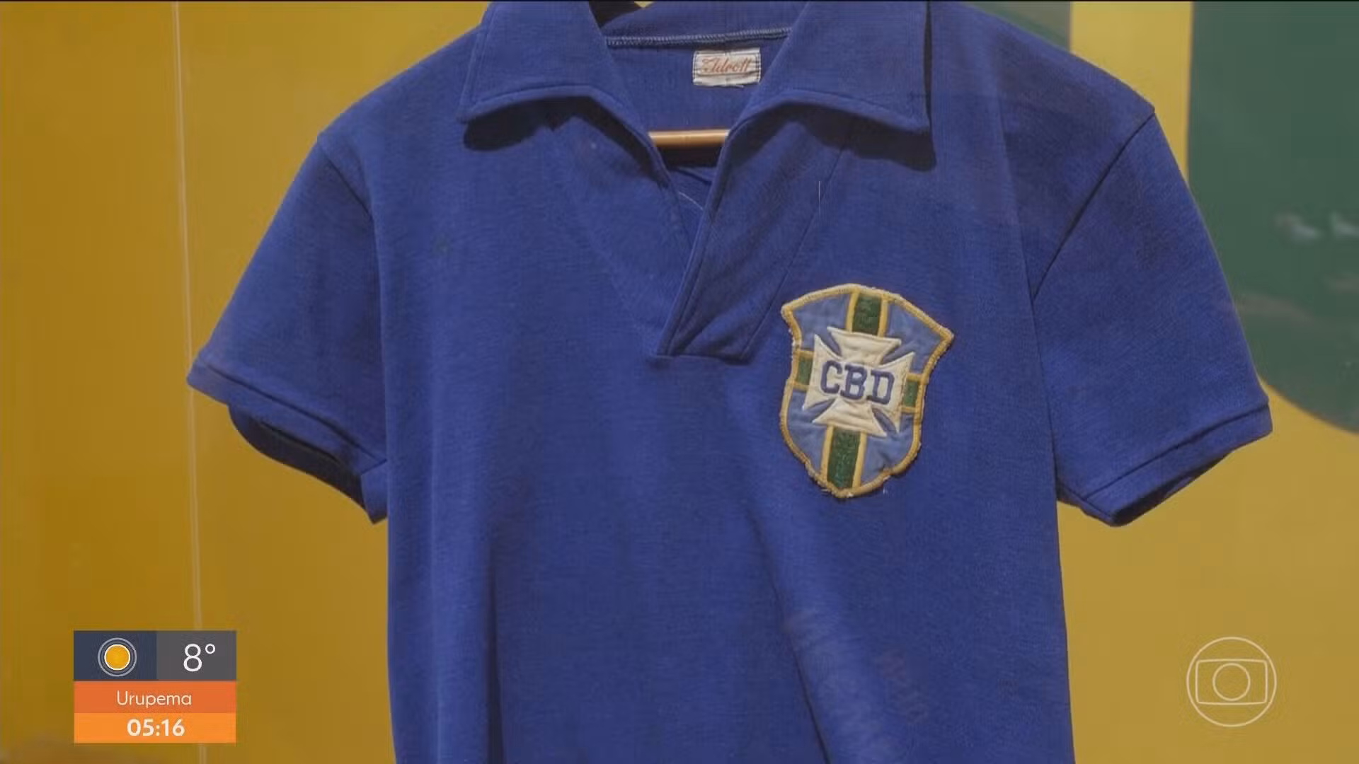 Relíquia da Seleção Brasileira: Camisa de Pelé da final da Copa de 1958 é vendida por R$ 25 milhões em leilão