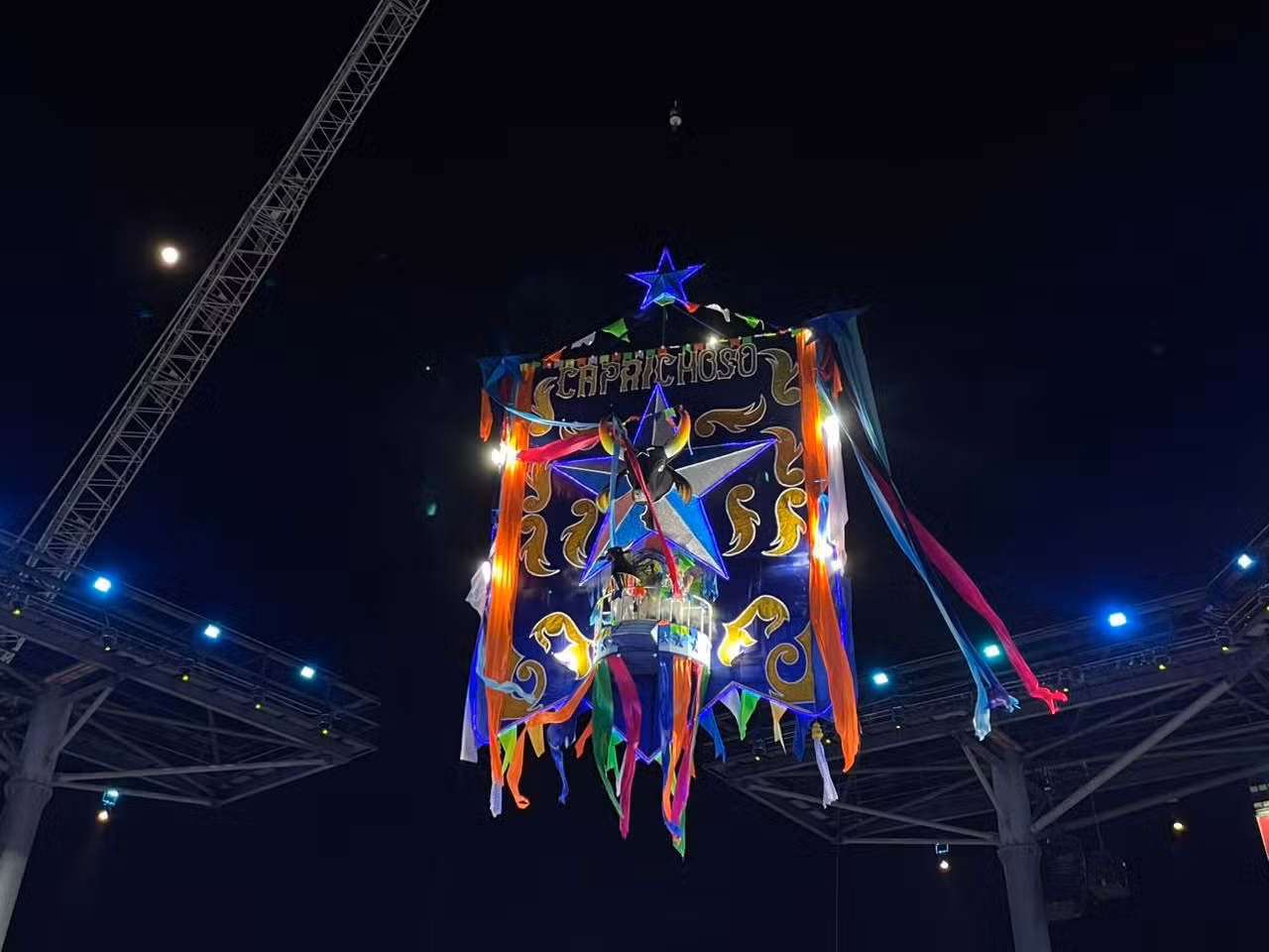 Caprichoso abre última noite do Festival de Parintins exaltando a resistência do boi