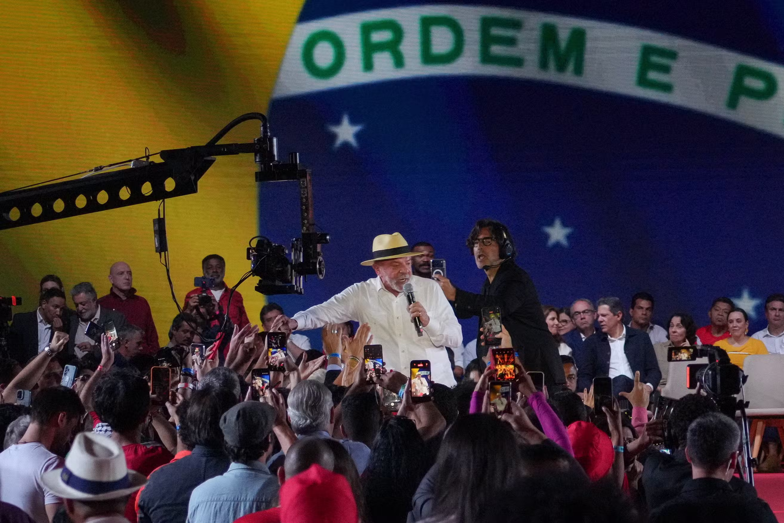 Lula começa a gravar vídeos para a campanha com candidatos aliados nesta semana