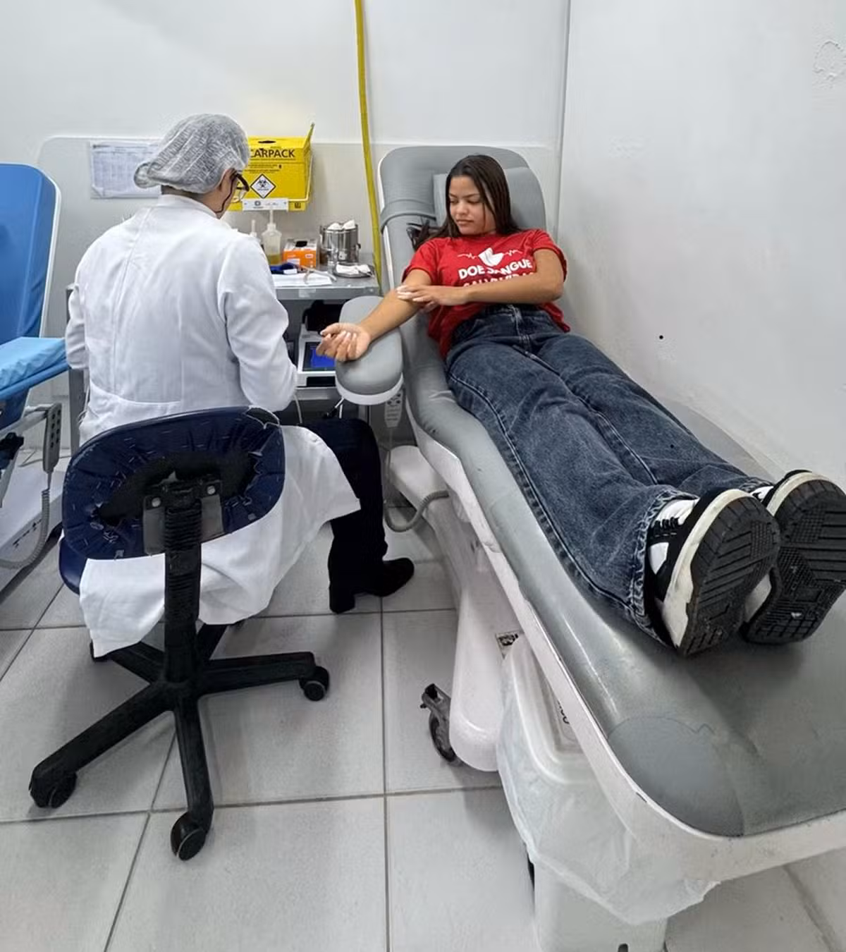 Funcionários do Hospital Geral de Arraial do Cabo fazem doação coletiva de sangue no Junho Vermelho
