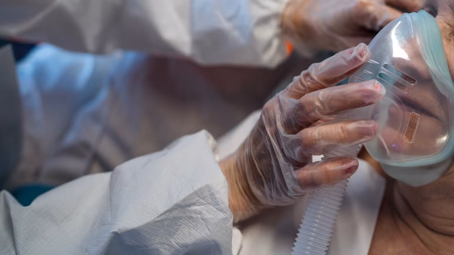 Vírus sincicial respiratório (VSR) impulsiona aumento de casos graves de síndrome respiratória no Brasil; proteção de vacina dura até três anos