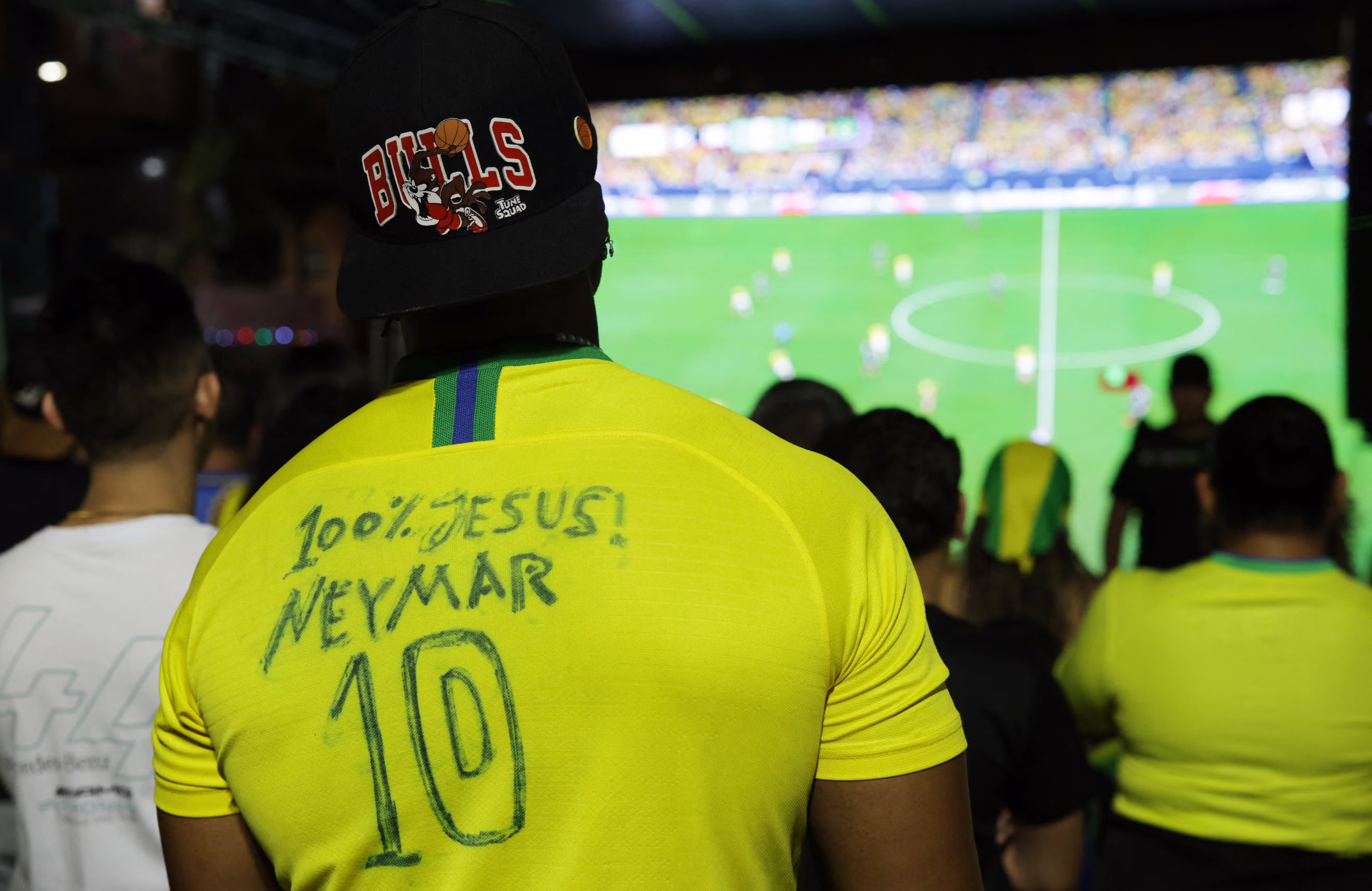 De olho na Copa, bares torcem por vitória da seleção para faturar: 'Jogos rendem até 90% a mais'
