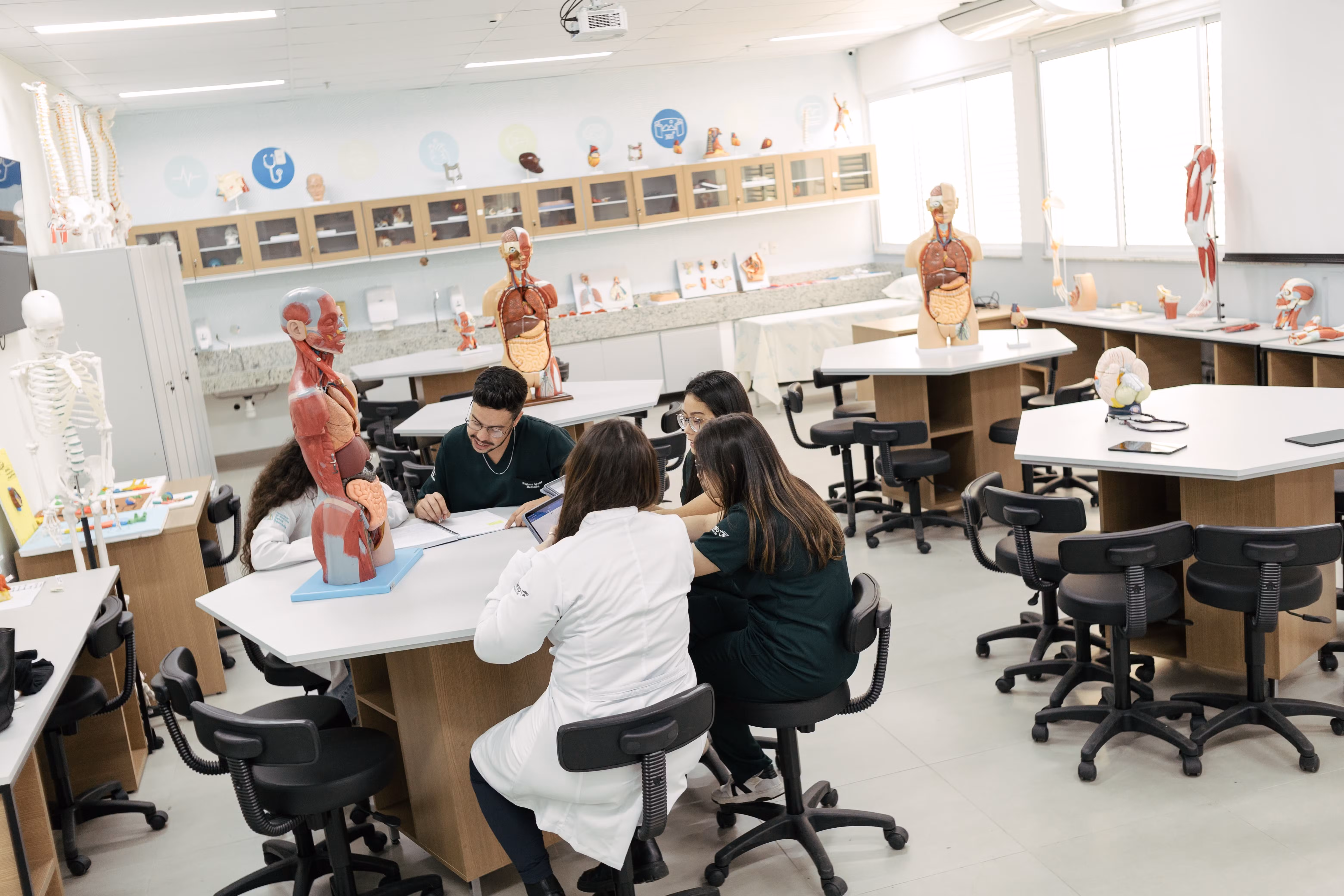 Passou em Medicina para 2027? O que os pais devem analisar além da mensalidade