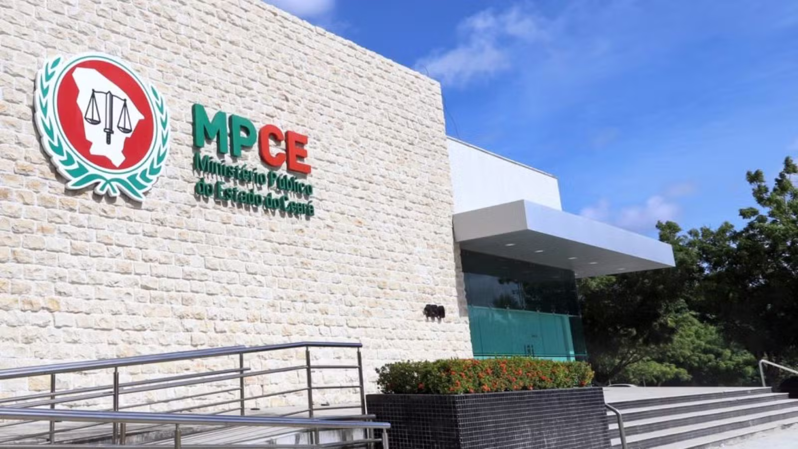 Ex-gestores municipais e empresários são alvos de operação do MP por suspeita de fraudes em licitação em Acopiara
