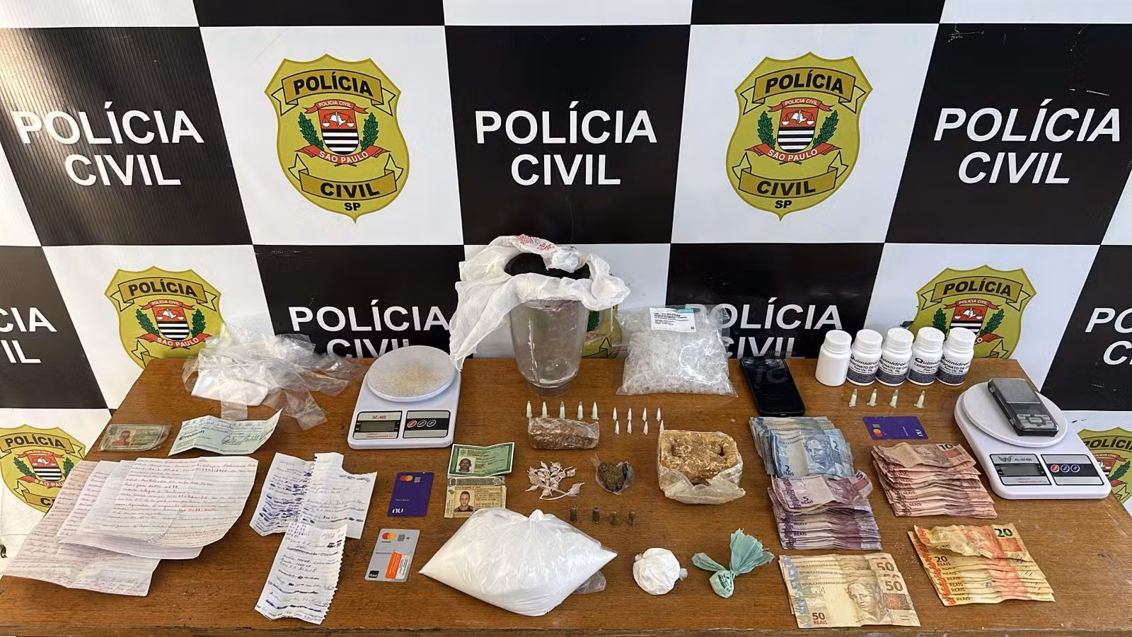 Polícia Civil prende membro do PCC e gerente de tráfico durante operação em Mogi Guaçu