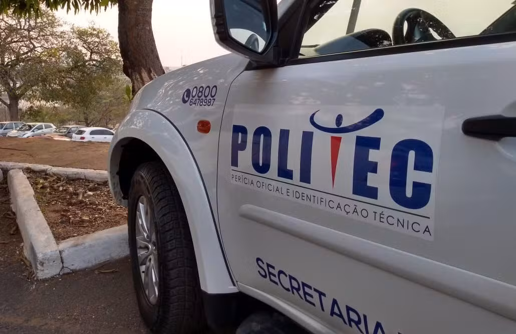Batida frontal entre carro e moto deixa um morto e um ferido em MT