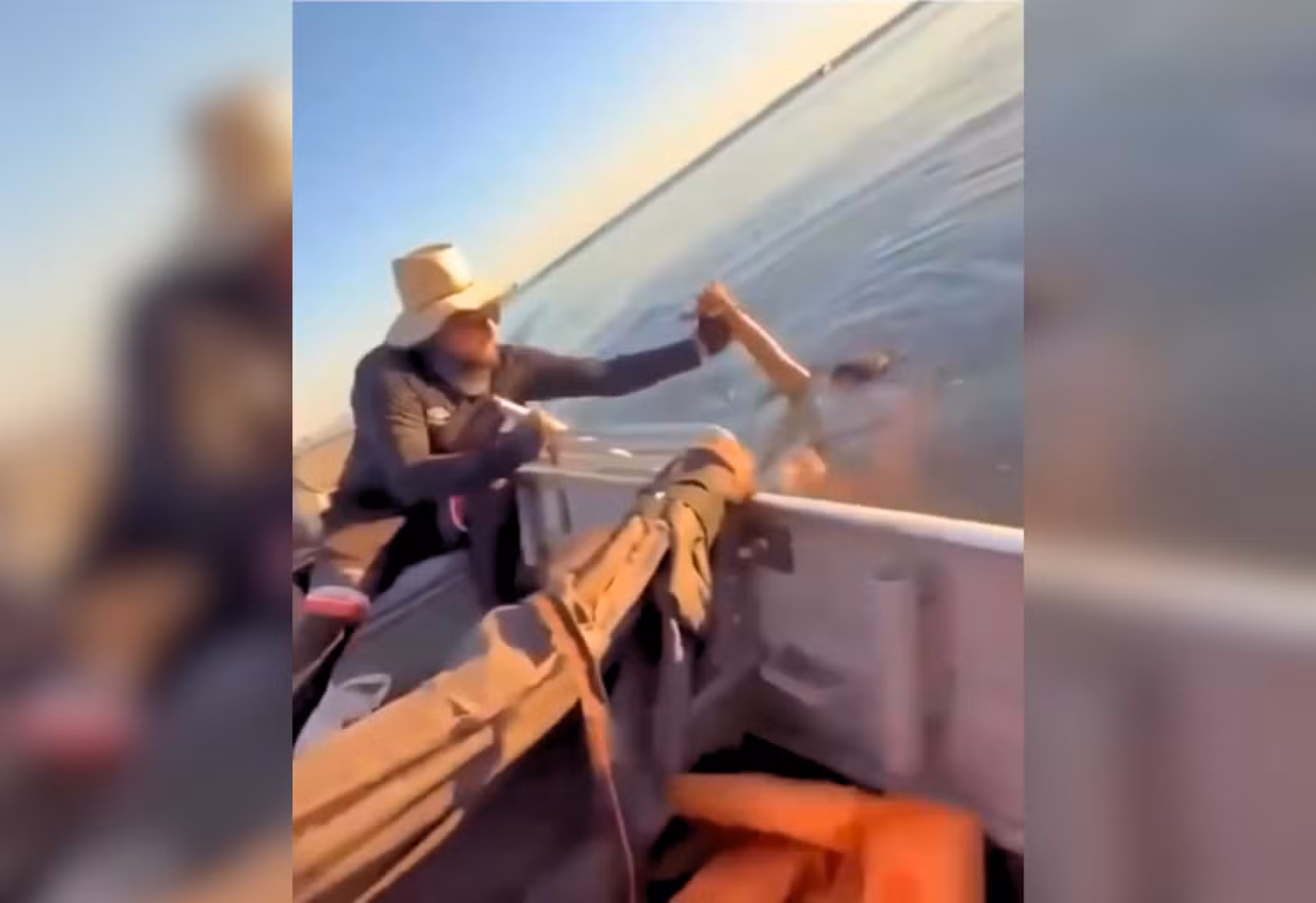 Pescadores salvam homem de afogamento no lago de Palmas; veja vídeo