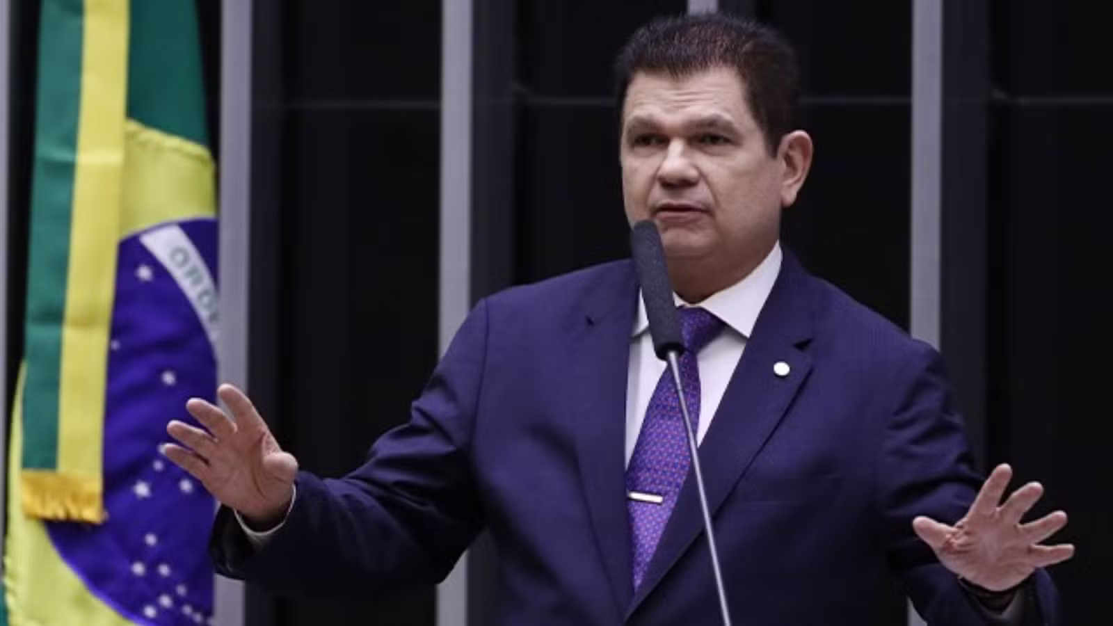 Lula retira vice