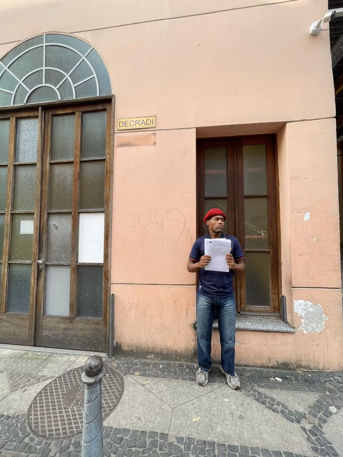Ator diz ter levado cabeçada de homem ao perguntar onde era o banheiro em shopping: 'Racista'