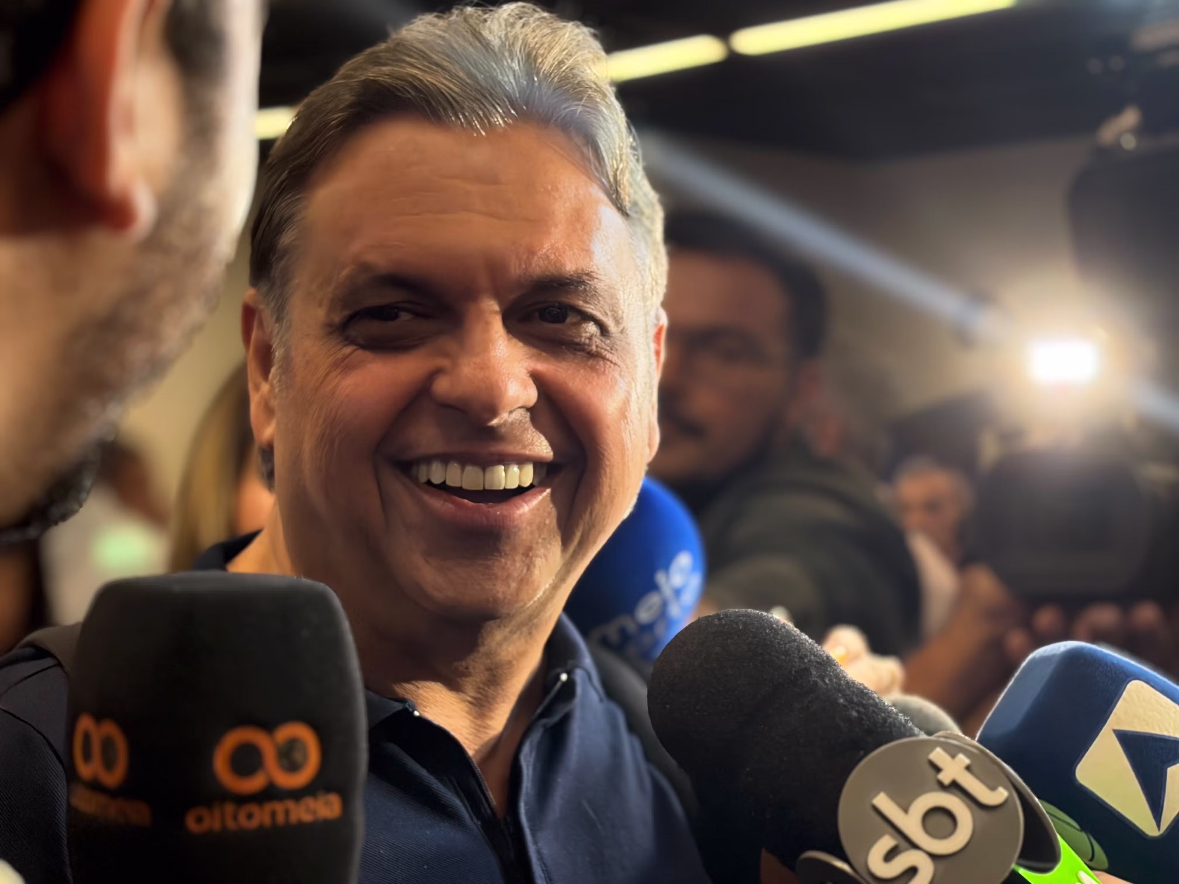 Deputado Júlio Arcoverde retorna ao Piauí após quase um mês afastado por acidente doméstico