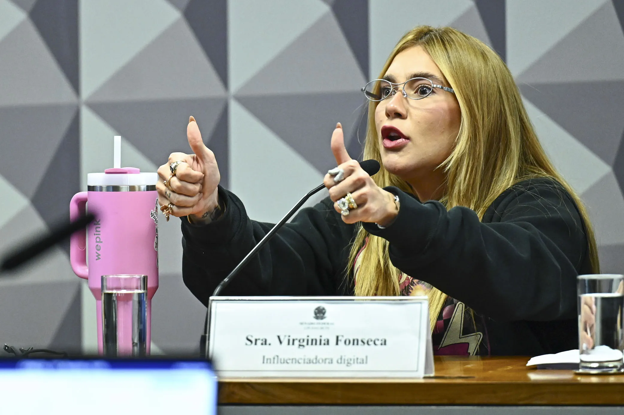 Virginia Fonseca e Blaze: servidores do MP se cadastraram em site de aposta para colher provas