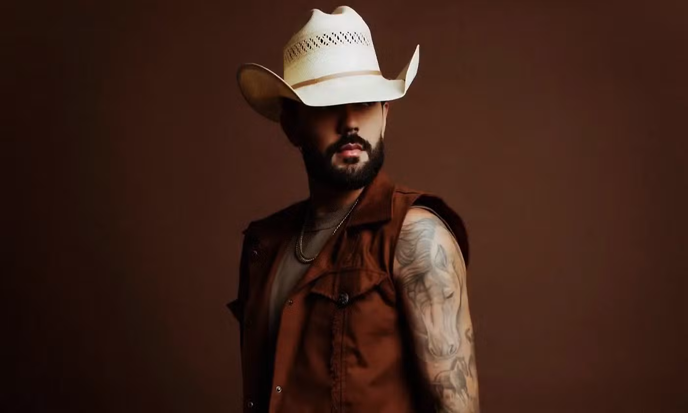 Voz do agro pop, Luan Pereira tenta um link com sertanejo tradicional ao gravar o álbum audiovisual 'Eu te amo rodeio'