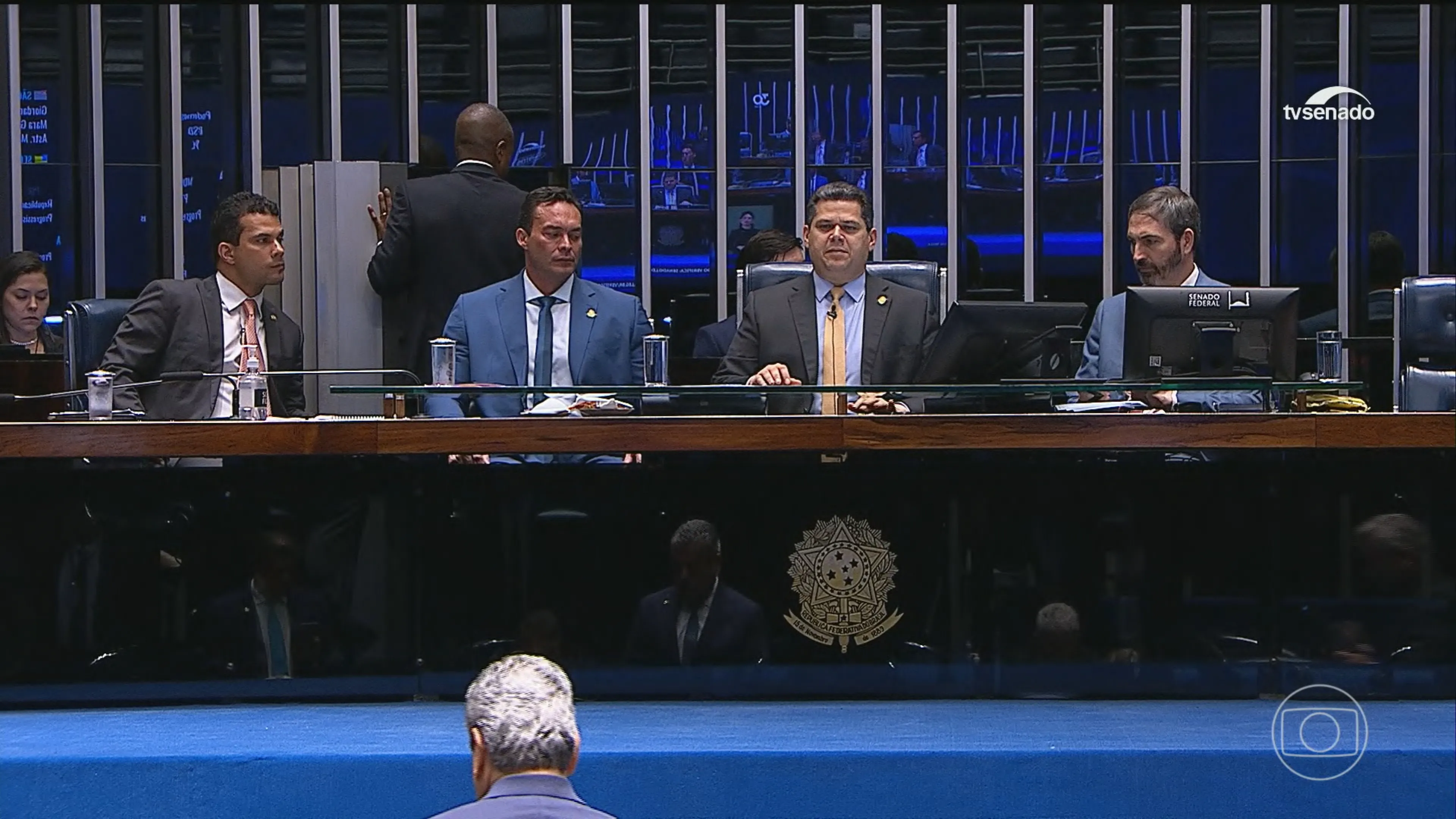 Aprovação de 'pauta-bomba' no Senado é criticada por Renan Santos: 'sabotagem com o próximo governo'