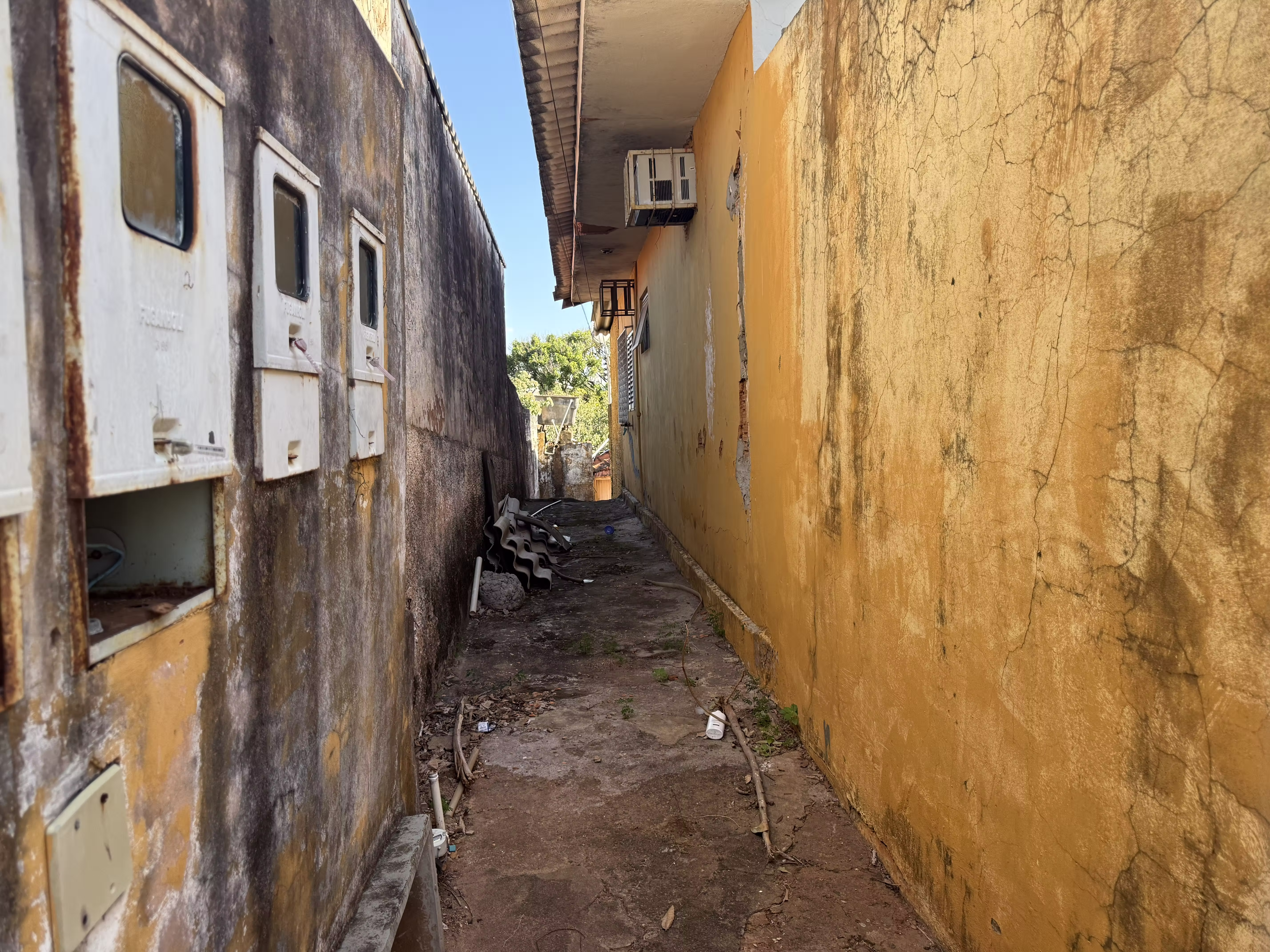 Homem morre carbonizado após incêndio em casa em Presidente Prudente
