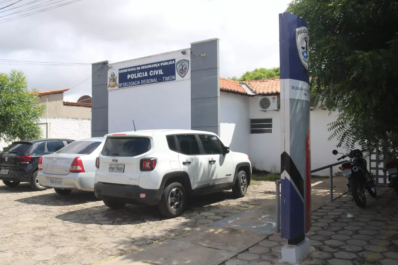 Homem condenado a 25 anos é preso e adolescente é apreendido pela sexta vez por roubo em Timon