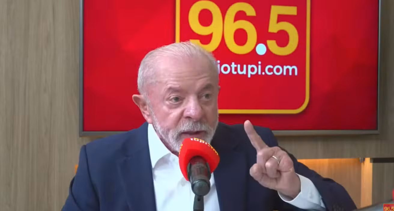 Lula diz que Flávio tem ligação com milicianos e que Master virou banco no governo Bolsonaro
