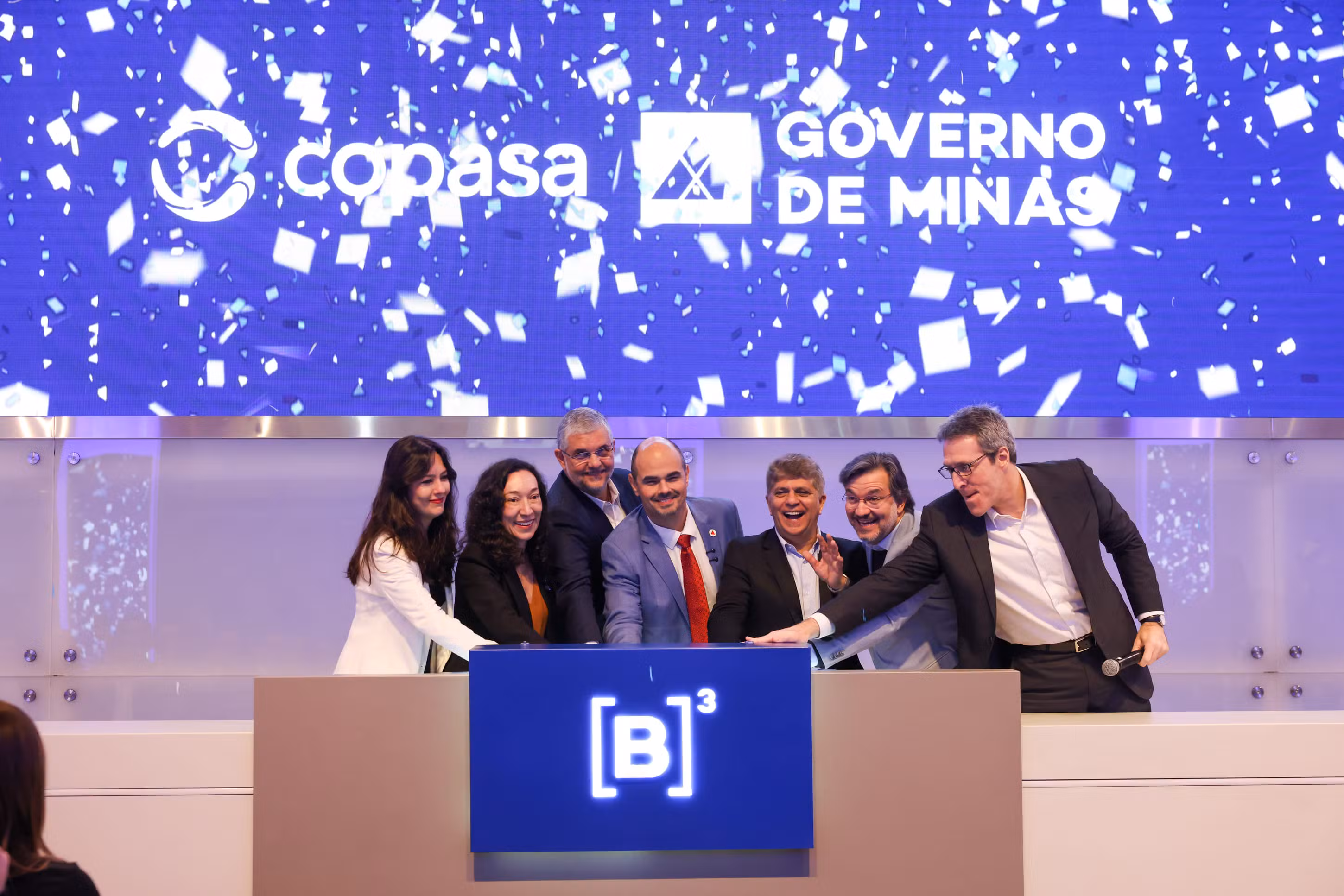 Privatização da Copasa é concluída em cerimônia na B3