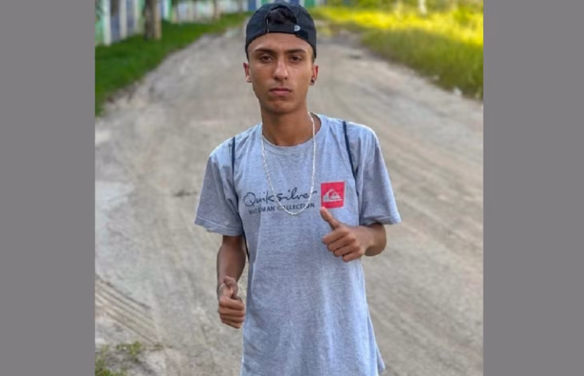 Turista de Juiz de Fora é puxado por onda e encontrado morto na Praia do Forte, em Cabo Frio