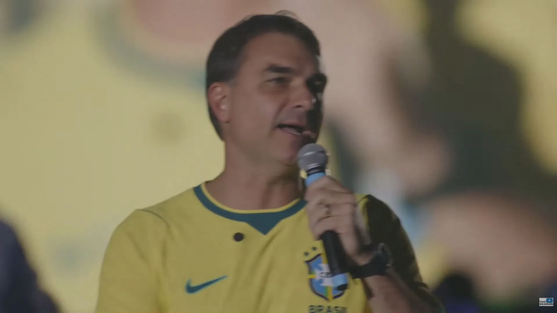 Flávio diz que é candidato a presidente porque 'missão foi dada' e usa slogan de Lula: 'Esperança vai vencer o medo'