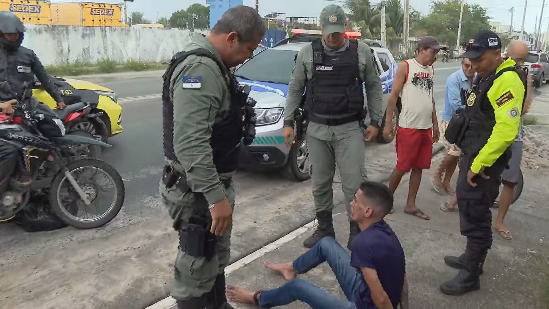 Homem é preso depois de furtar gestante, voltar e dar bom dia à vítima, no Grande Recife
