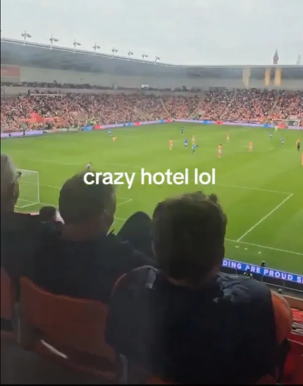Hotel dentro de estádio de futebol viraliza com vista inusitada da janela dos quartos; VÍDEO