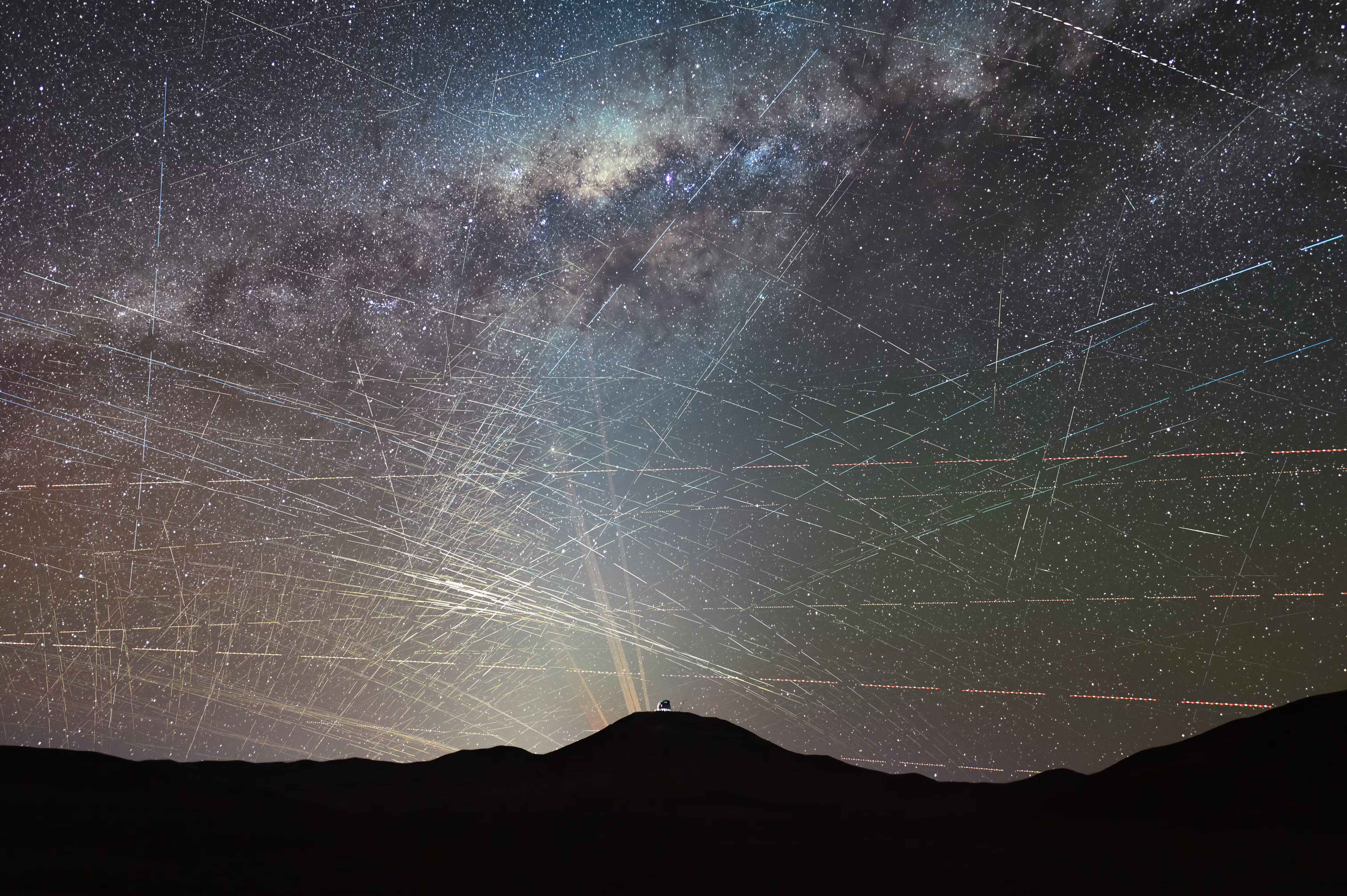 Constelações de satélites podem ameaçar a astronomia, alerta estudo