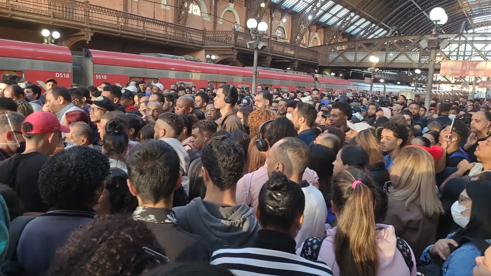 Falhas nas linhas de trens e metrôs de SP crescem 27% em 2026, e média passa de uma ocorrência por dia