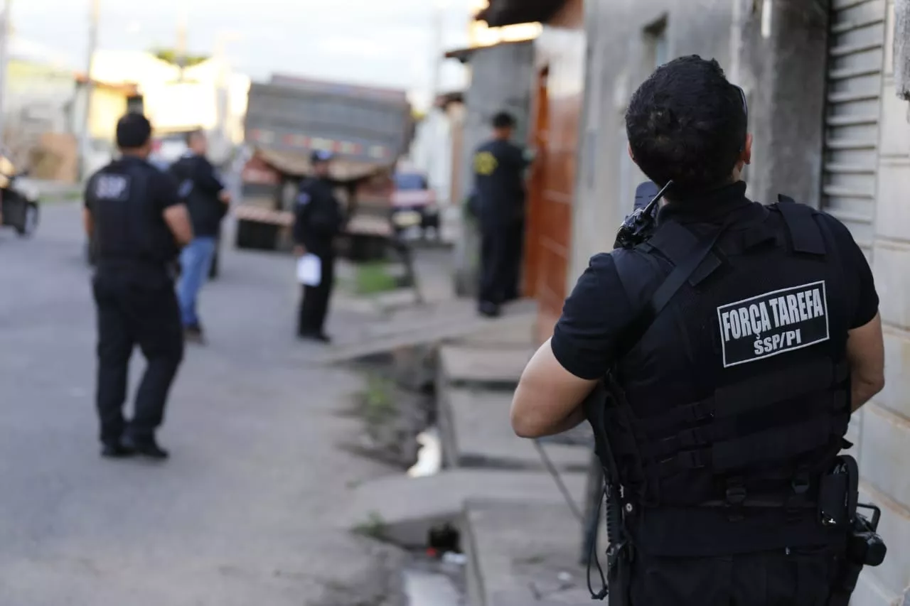 Grupo suspeito de golpes com falsas operações na Bolsa é alvo de operação; esquema fez mais de 300 vítimas e movimentou R$ 440 milhões