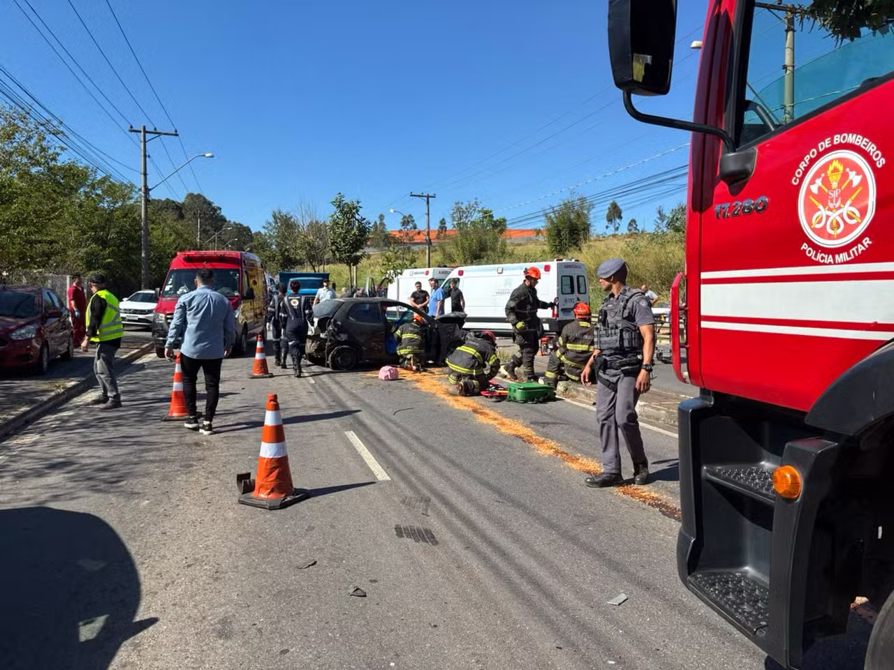 Motociclista morre após acidente entre 4 veículos em avenida de Várzea Paulista