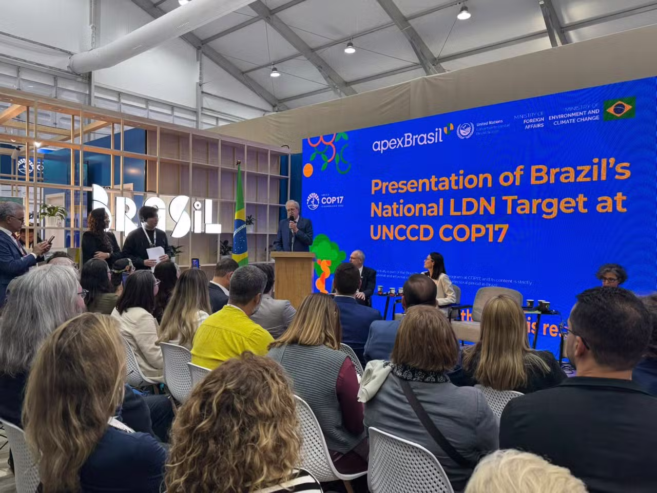 COP17: Brasil apresenta meta para recuperar e conservar 367 milhões de hectares até 2030