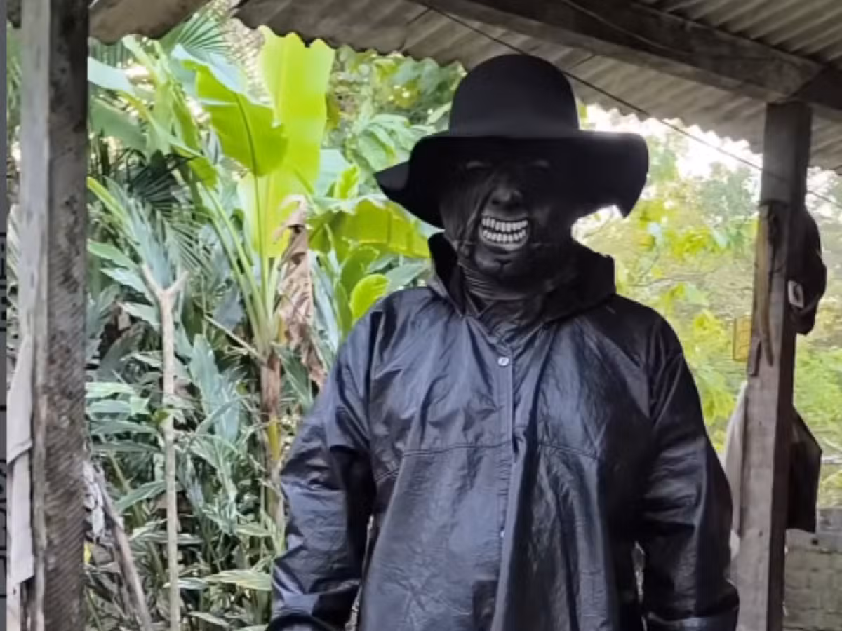 Quem é o fã de 'Olhos Famintos' que viralizou ao assustar moradores fantasiado em Pernambuco
