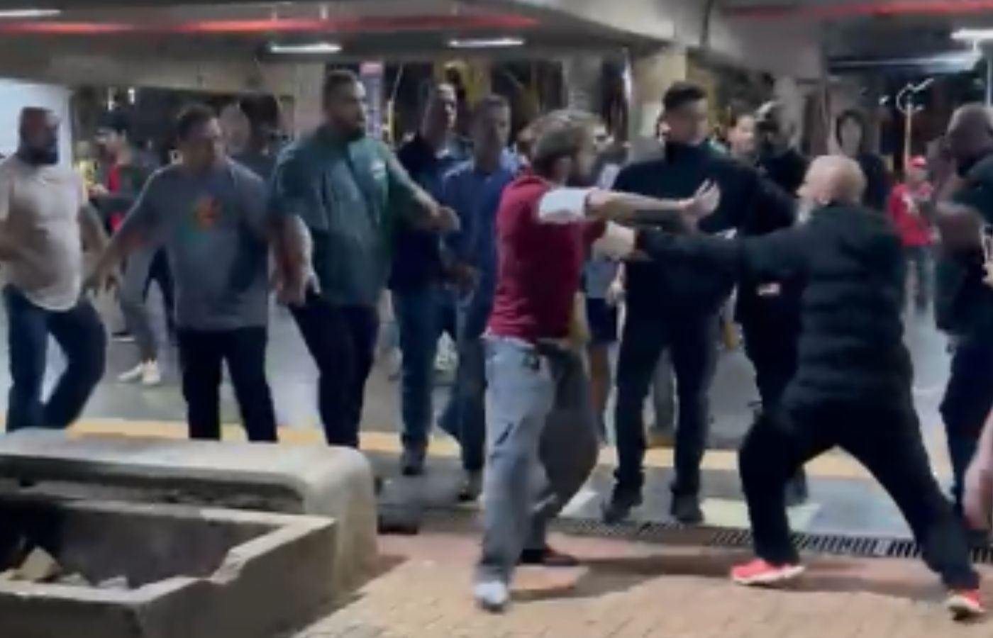 Aula de Haddad na Unicamp tem confusão e briga; VÍDEO