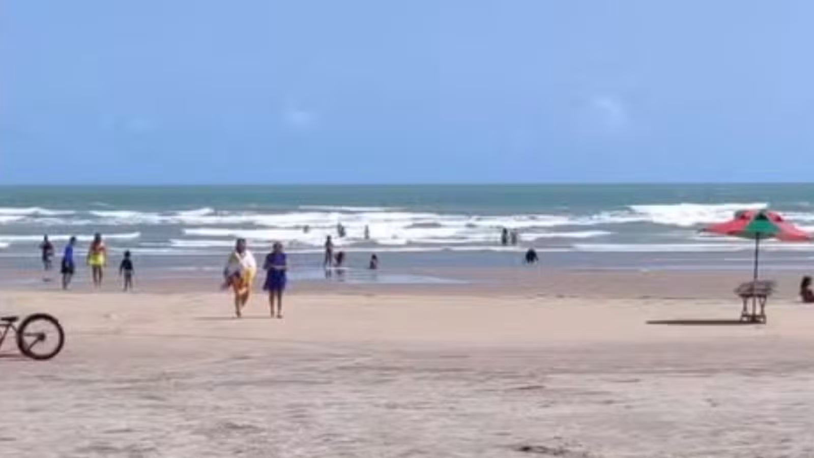 Homem morre após se afogar e adolescente desaparece no litoral do PI