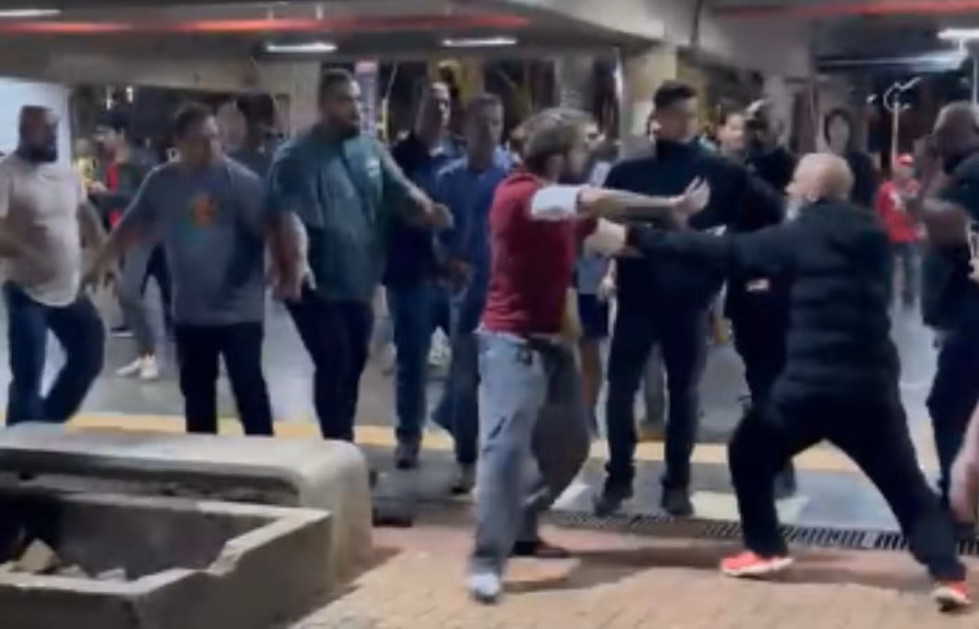 Unicamp repudia violência após tumulto em aula magna de Fernando Haddad: 'Inaceitável'