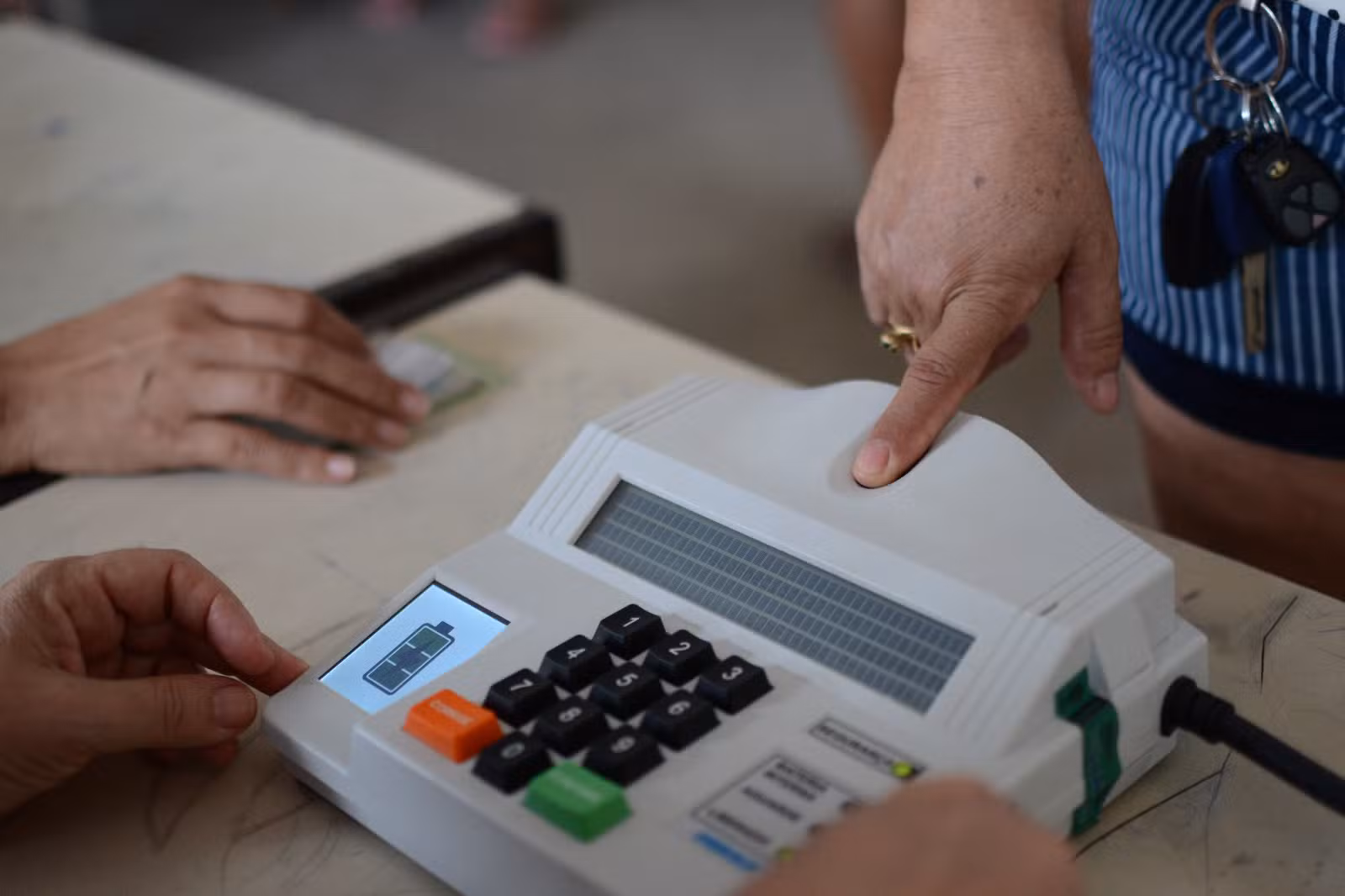 Eleição suplementar: mais de 384 mil eleitores escolhem governador e vice de Roraima neste domingo