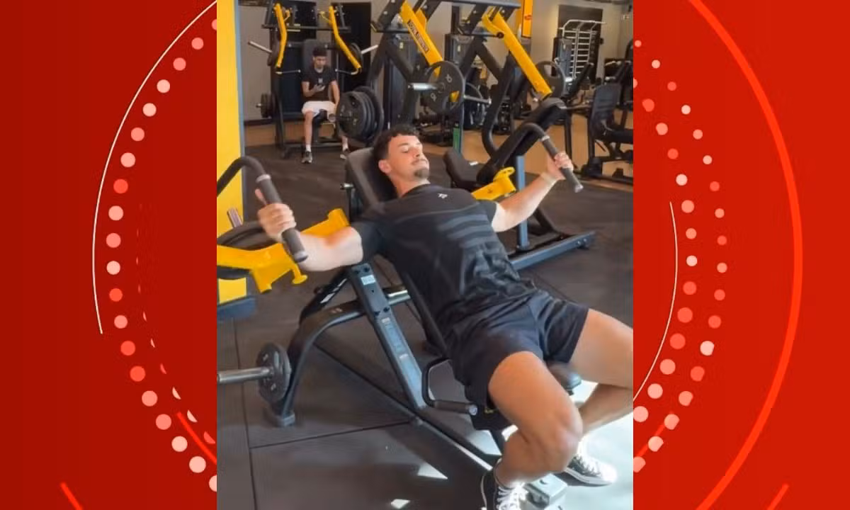 Filho de Carla Perez e Xanddy retoma treinamento após lua de mel