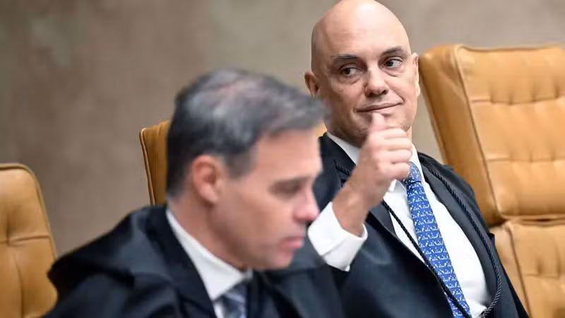 Inquérito das fake news tem mais de sete anos, pressiona Moraes e ampliou crise no STF