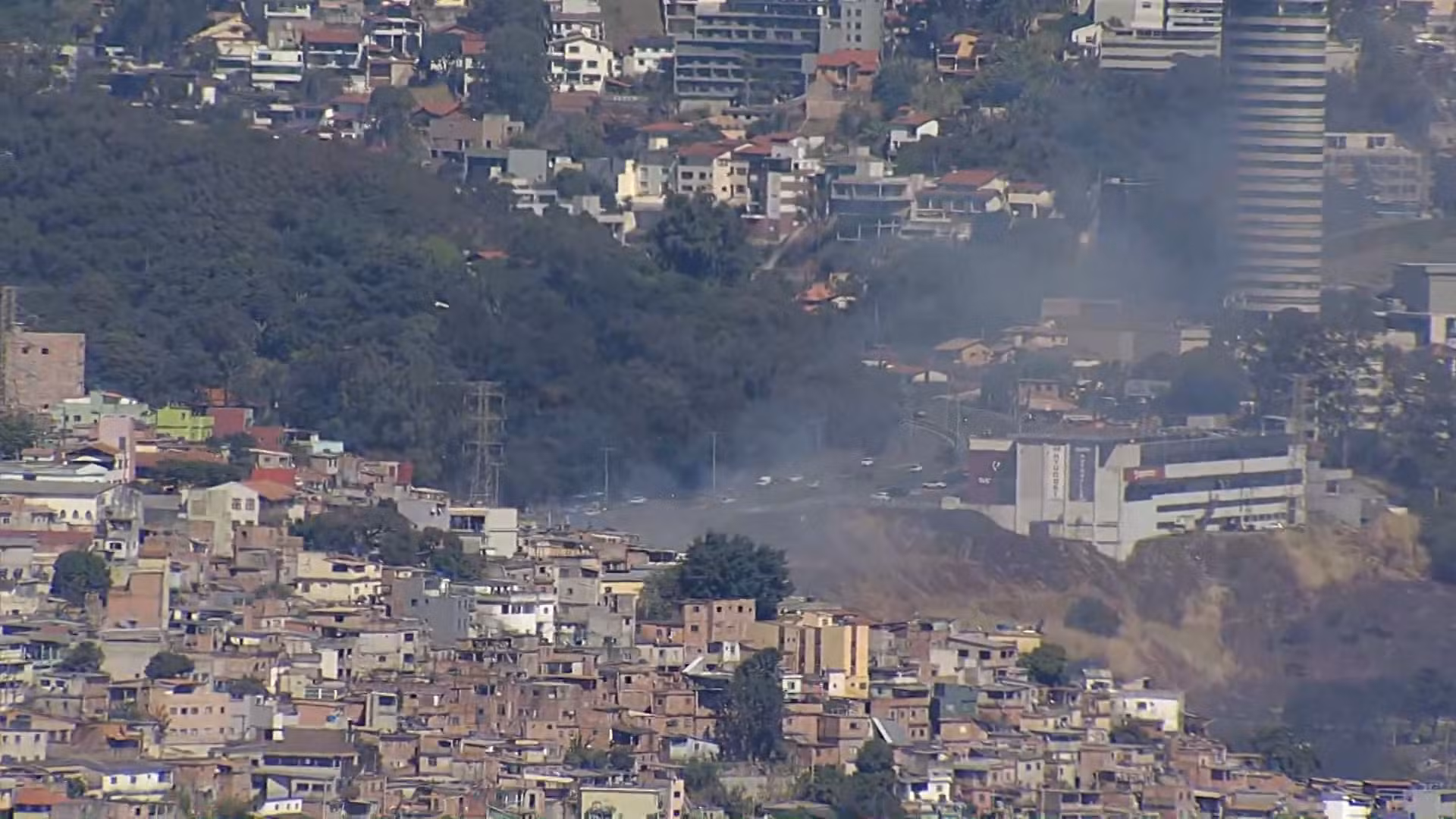 MG registra mais de 30 incêndios em vegetação por dia e Corpo de Bombeiros alerta para a estiagem