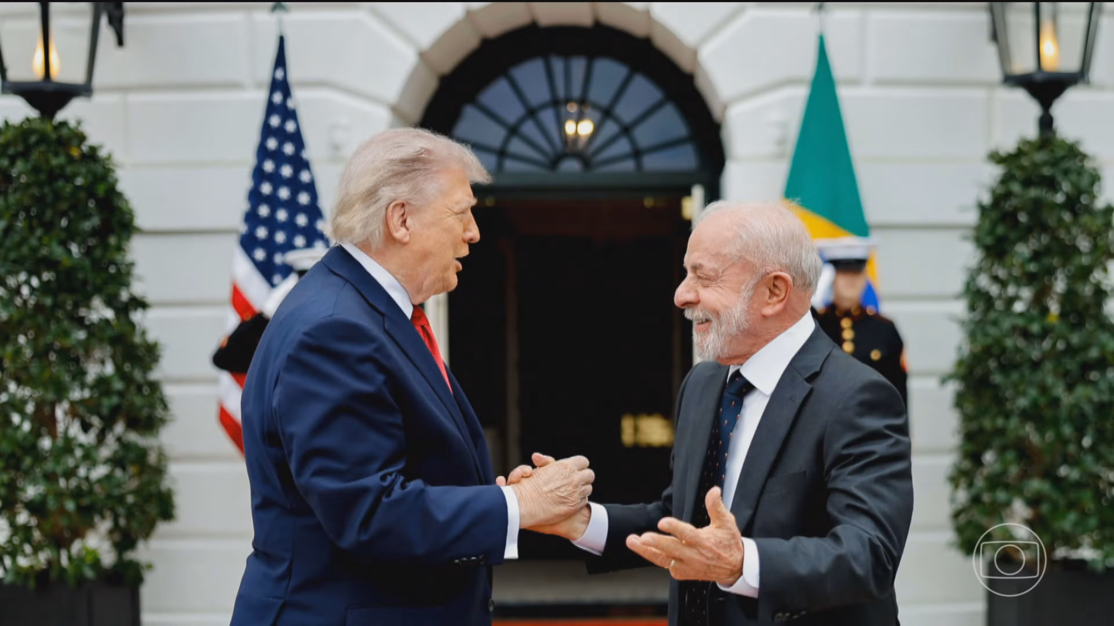 Lula e Trump trocam cumprimentos e falam rapidamente em evento social do G7 na França