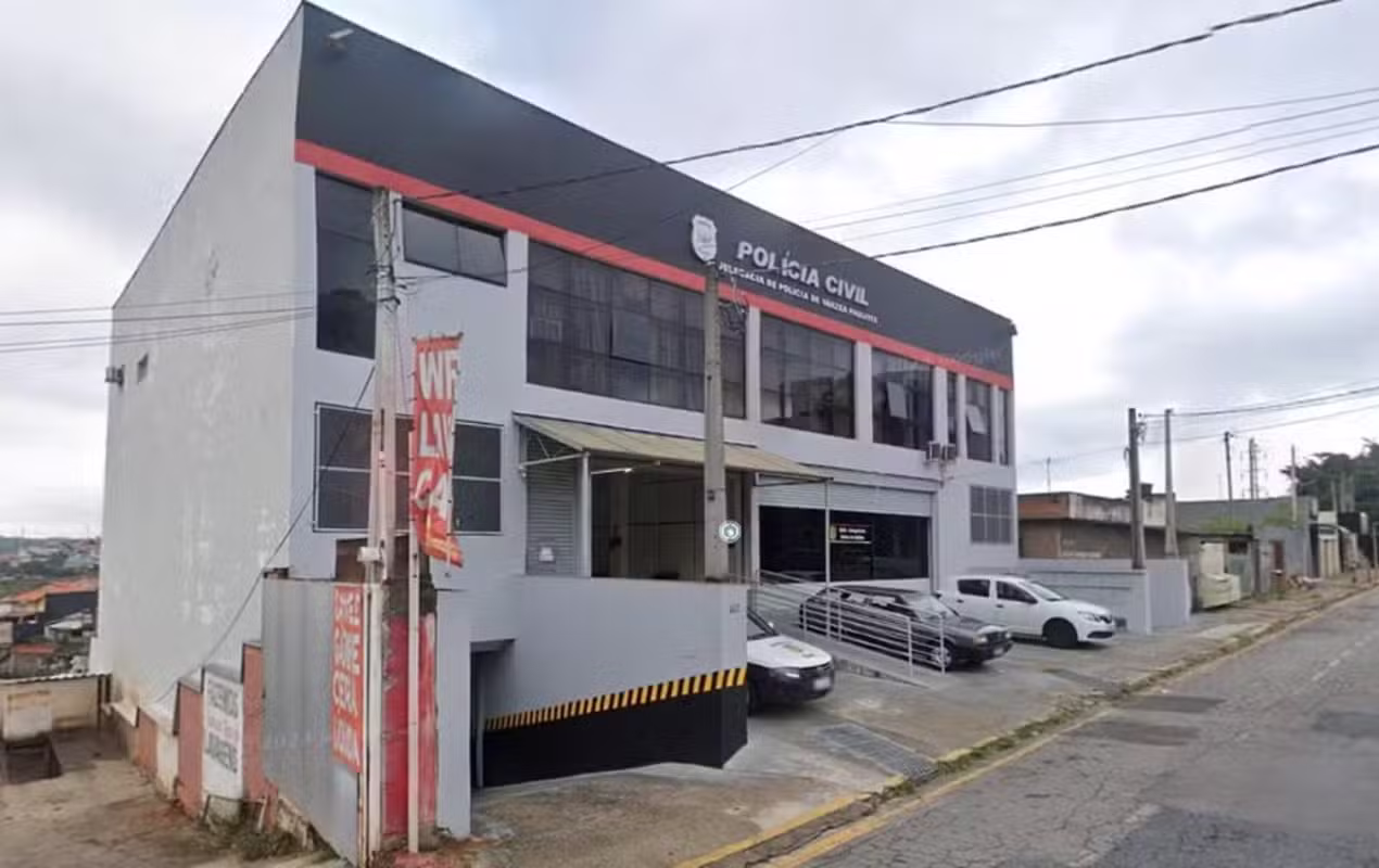 Mulher escapa pela janela após ser mantida em cárcere privado pelo companheiro em Várzea Paulista