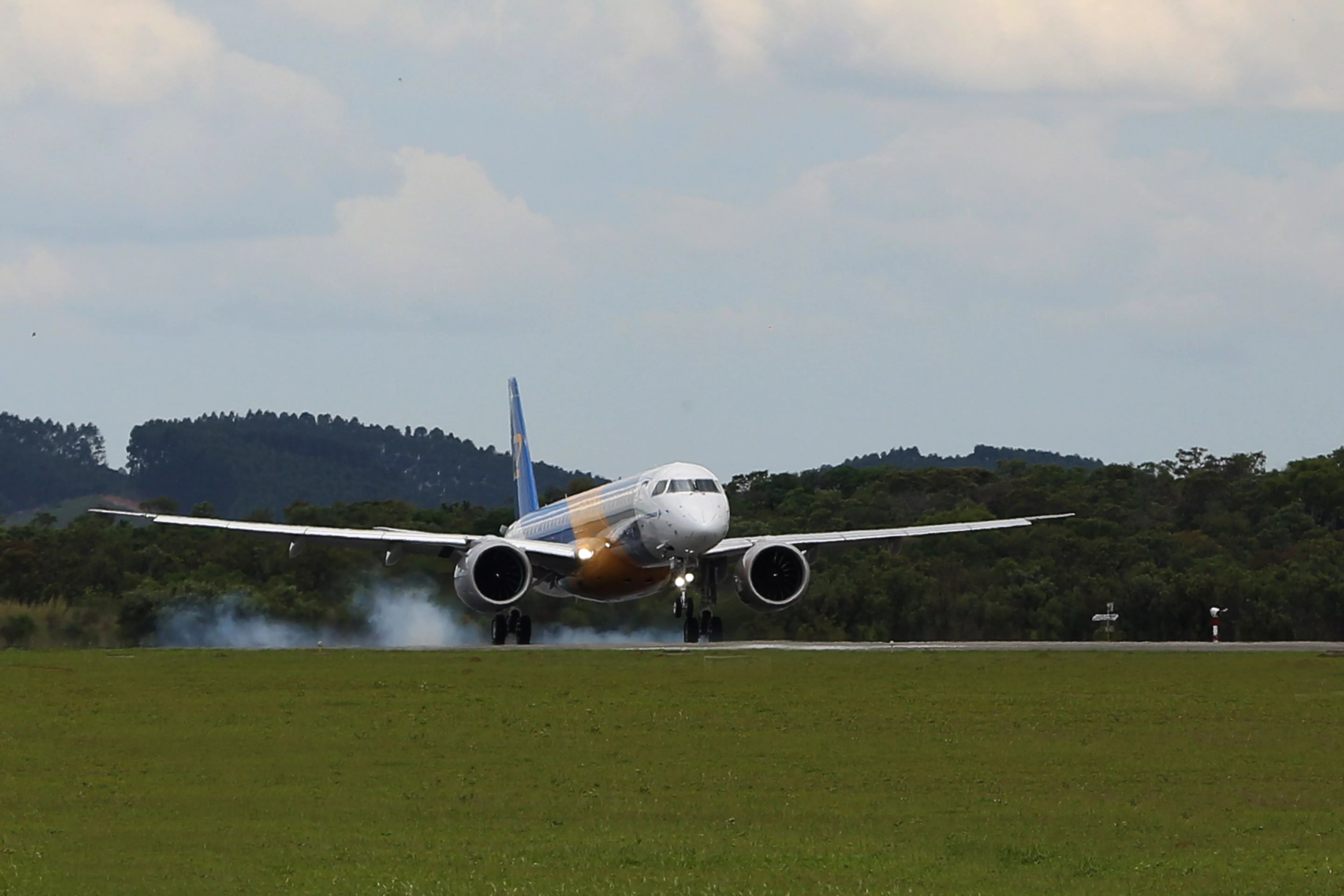 Embraer fecha acordo para vender até 45 aviões ao grupo controlador da Gol e da Avianca