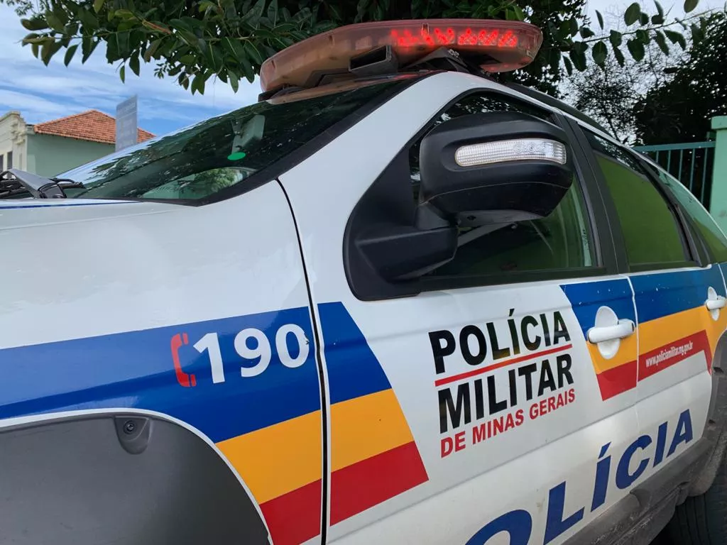 Mulher é encontrada morta em distrito de Itumirim; suspeito foi identificado, diz PM
