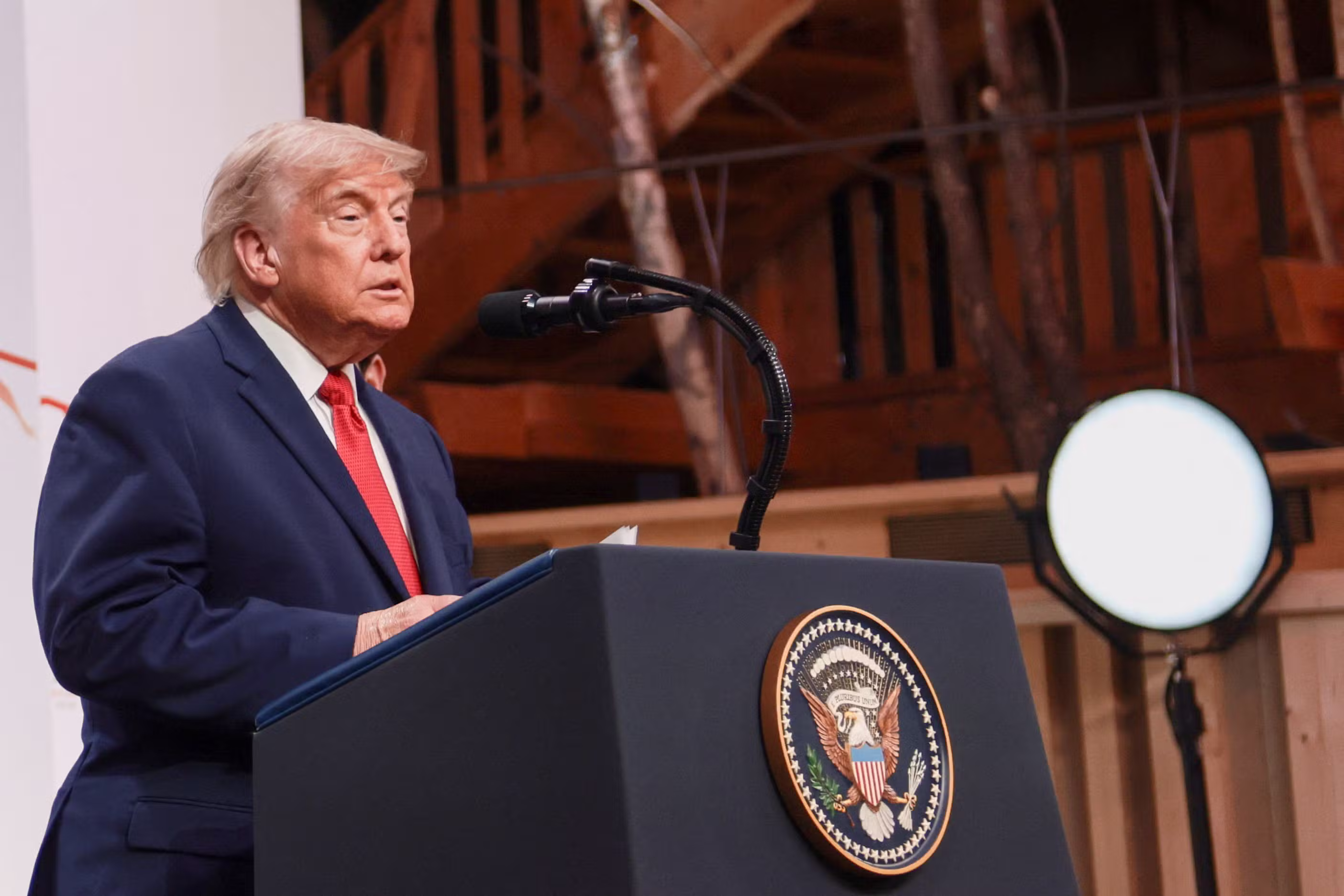 Trump defende acordo com o Irã e diz que não queria ver uma 'catástrofe econômica'