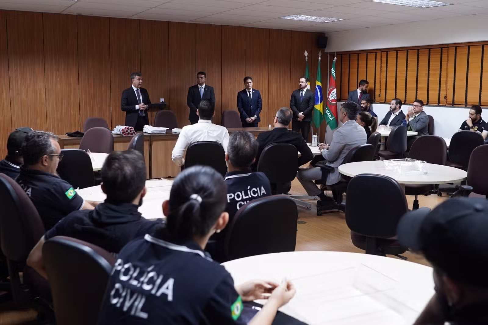 Operação cumpre 58 mandados contra chefes de facções e advogados que atuavam como mensageiros no Ceará
