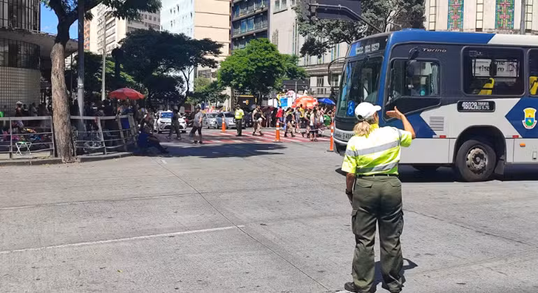 Prefeitura de BH faz operação especial de trânsito e reforço no transporte para jogo do Brasil; veja o que muda