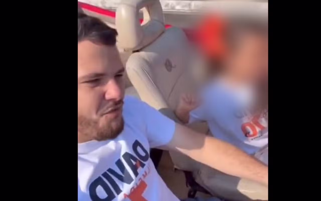 Prefeito de Manaus dirige, filma e leva filha sem cinto no banco da frente; veja VÍDEO