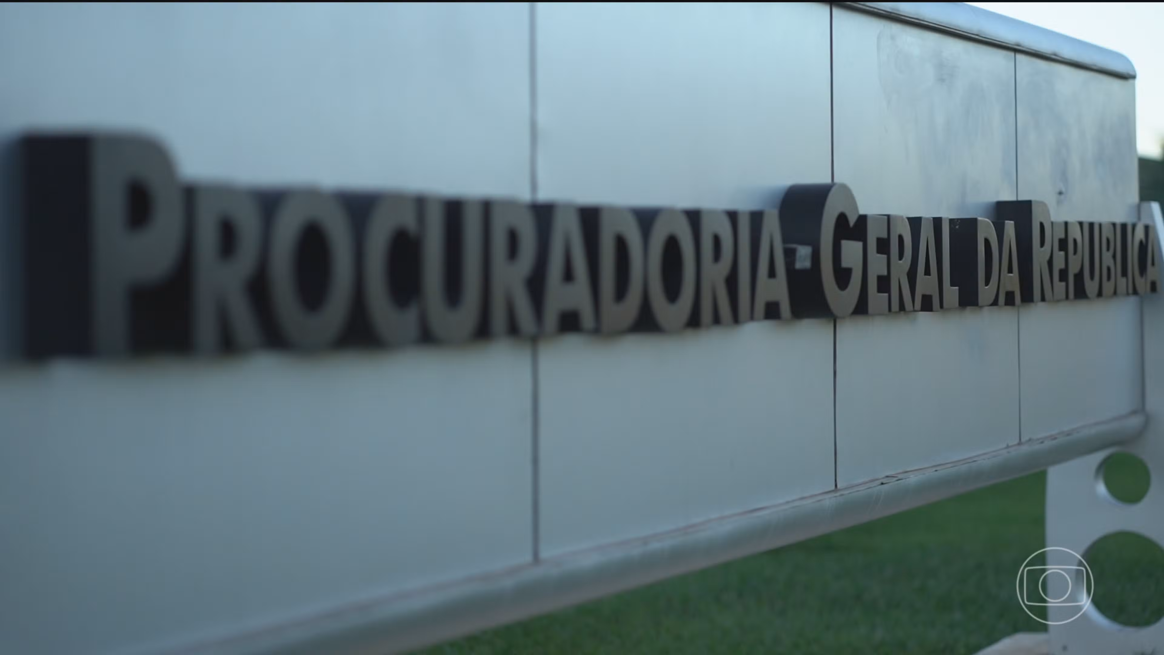 PF pediu a Mendonça há 6 meses relatório financeiro sobre autoridade com foro; PGR quer saber se ministro fez algo
