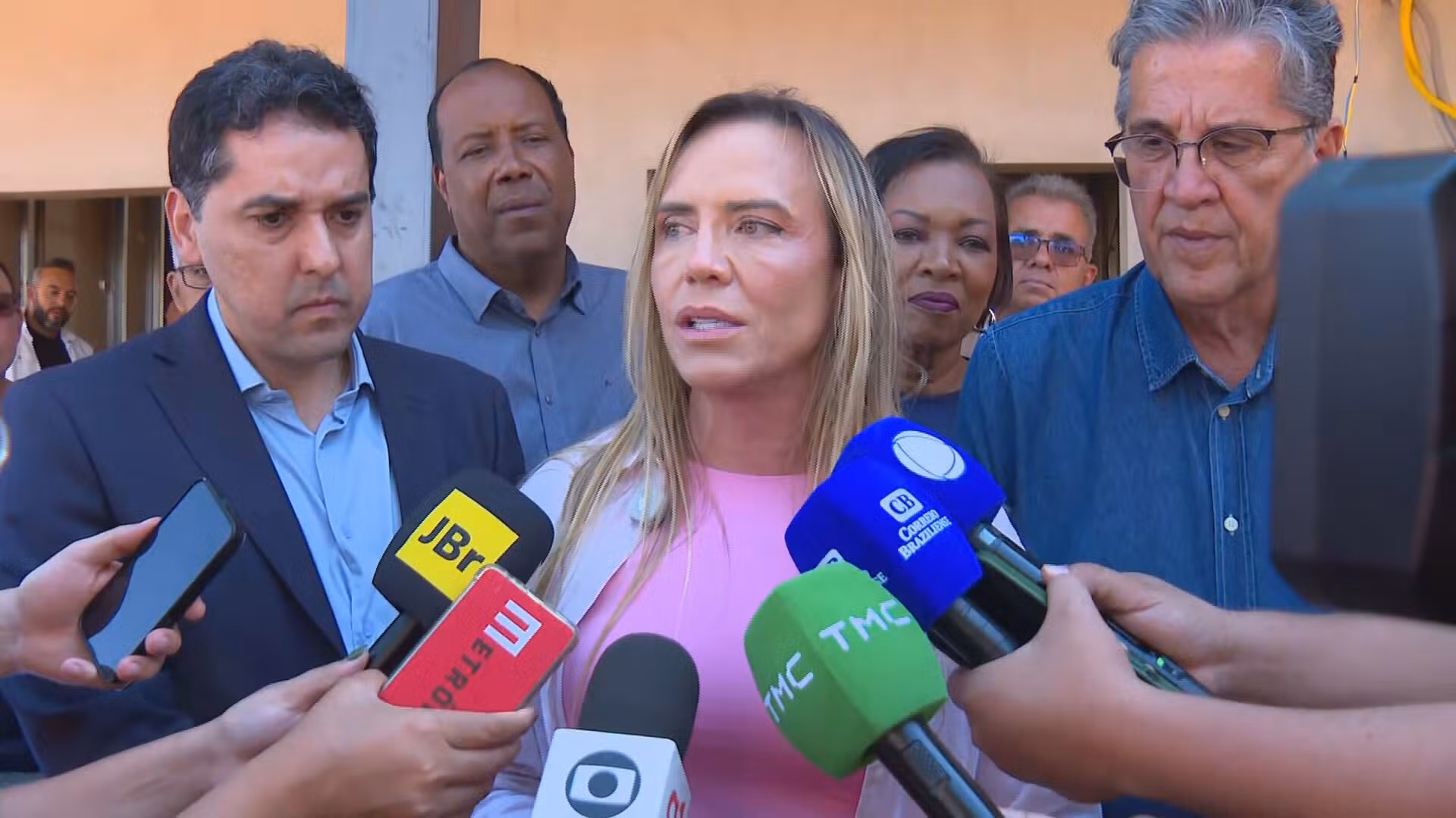 Após mortes, governadora do DF reconhece sucateamento na rede pública de saúde; 'precisamos melhorar'