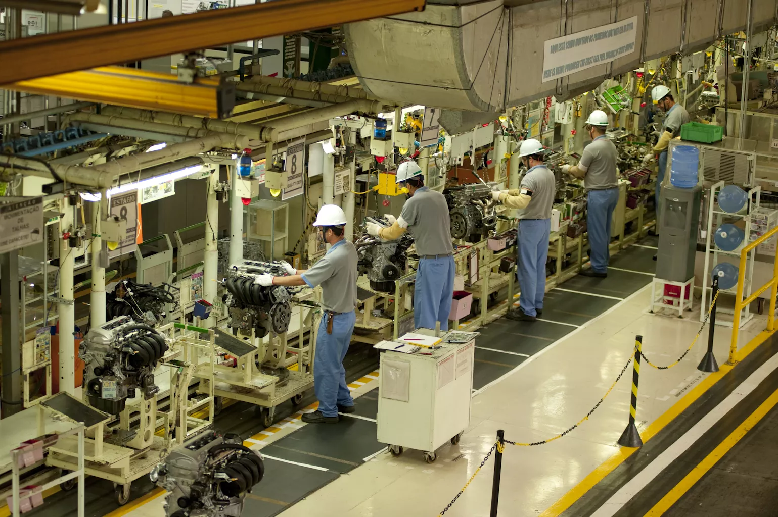 Virada de chave: como carros elétricos e montadoras chinesas redesenham a indústria automotiva brasileira