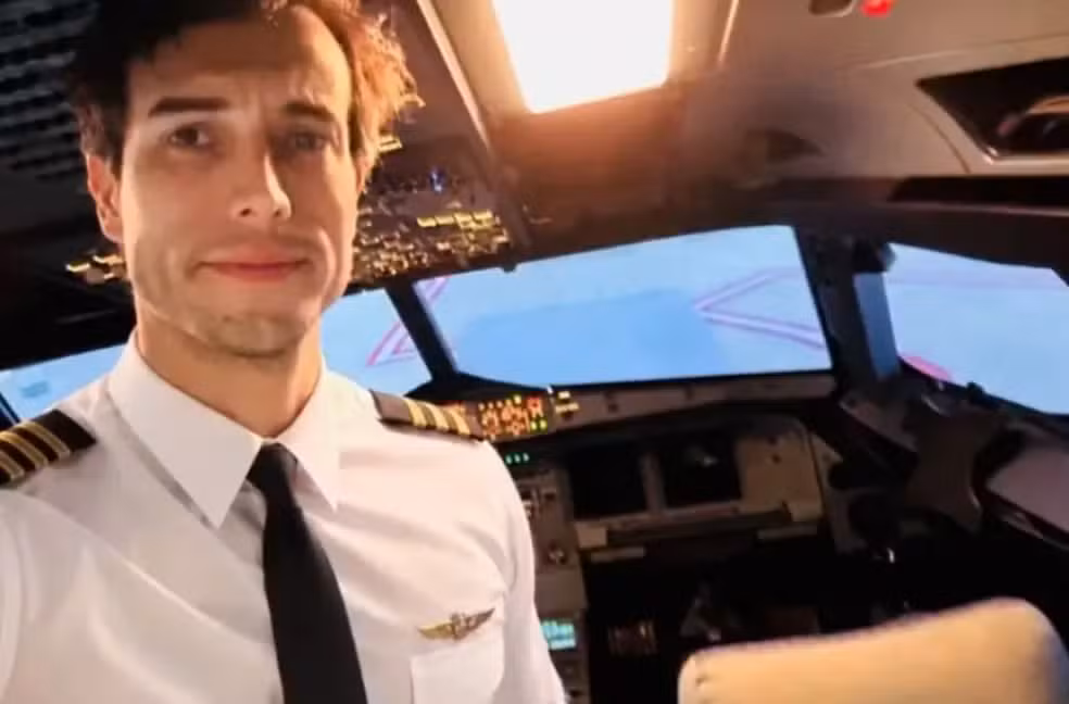 Instrutor de voo que se jogou de avião na Argentina: abrir a porta no ar é manobra treinada, diz especialista